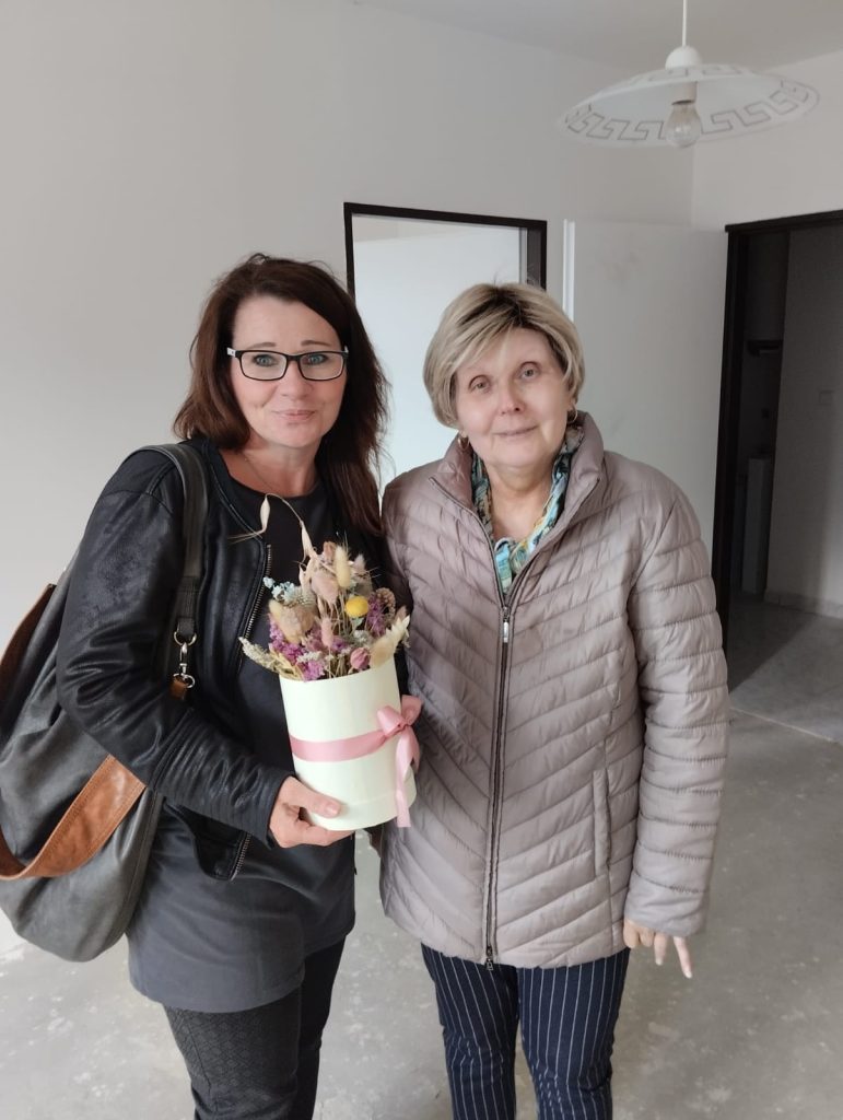 Společná fotografie zástupkyně Města Benešov a ředitelky SOU stavební Benešov