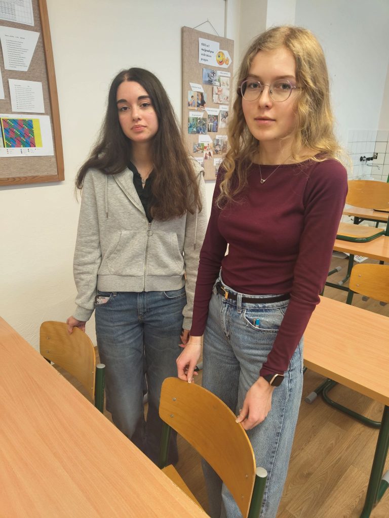 Účastnice olympiády v anglickém jazyce