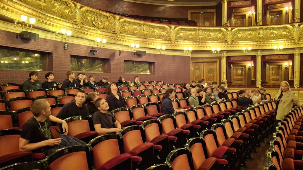 Exkurze studentů druhého ročníku v Národním divadle